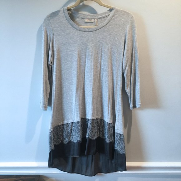 LOGO by Lori Goldstein Tops - LOGO Gray Lace Trim 3/4 Sleeve Tunic XS